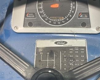 Ford 2000 Tractor Gas