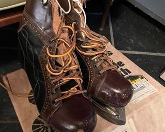 Vintage NHL Rules Committee Approved Ice Skates Maple Leaf Size 9 Tube Blade Two Tone