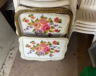 Vintage 2 Metal Tole Painted Rosses TV Trays or Snack Tables