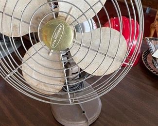 Vintage Duracraft Oscillating Fan