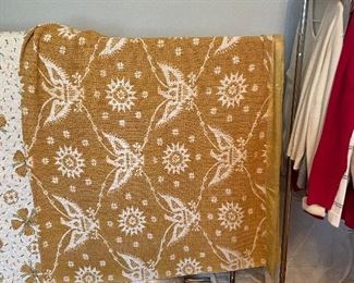 Vintage Blanket with Satin Piping 