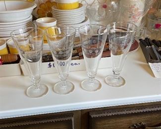 Anchor Hocking Pilsner Boopie Shape Glass 7 1/2" Circles and Bands set of 4
