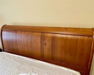 Ethan Allen Queen Sleigh Bed $995