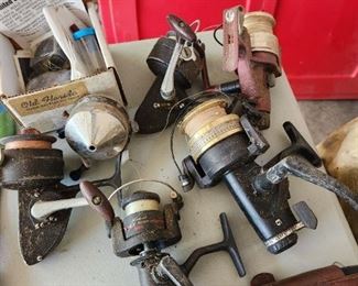Fishing reels
