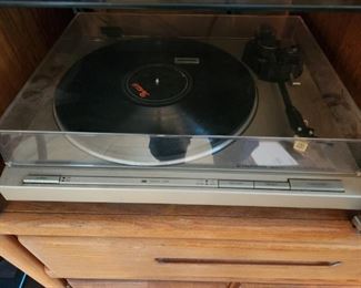 Pioneer turntable 