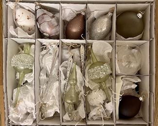 Frontgate Ornaments (2 frosted)