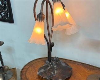 Lily Lamp with 3 Lights