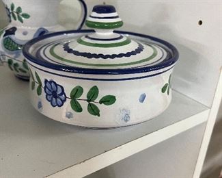Closer look at the Italian Pottery