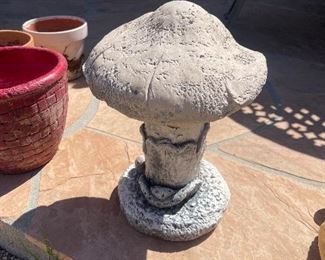 Cement mushroom