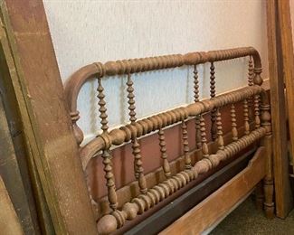 Antique Spindle Jenny Lind Full Size Bed w/Rails