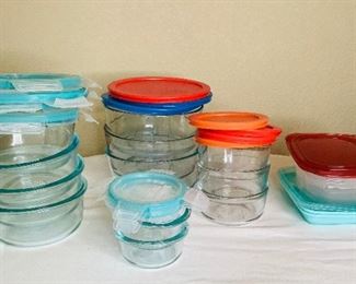 Pyrex Round Glass Containers with lids