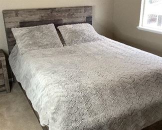 Ashley Furniture Gray Distressed Queen Bed