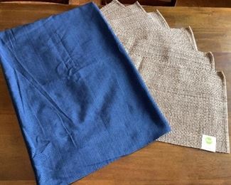 (6) NEW Food Network Placemats and Tablecloth