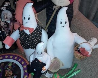 Halloween "Sparky" Plush Ghost 1993 Overly-Raker Collection