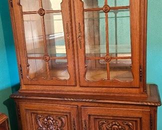 Vintage Wood China Cabinet/hutch 