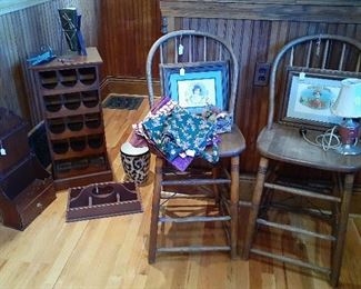 spoon shelf, wine rack, ice cream shop stools