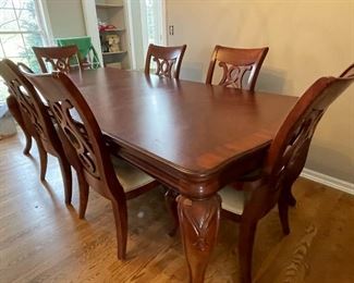 Same 6-8' Dining Table but Different Angle