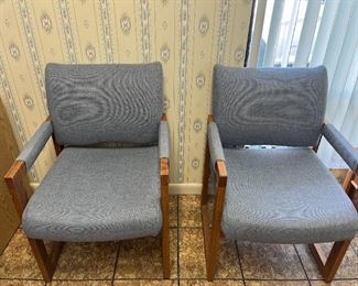 Assortment of patient waiting/exam room chairs, rolling desk chairs, and a few magazine tables. All are in good - very good condition. 