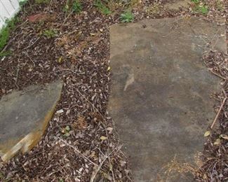 Many pieces of flagstone