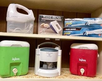 Small Kitchen Appliances, Igloo Coolers