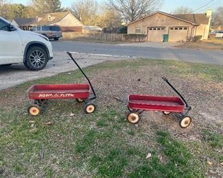 Two sizes of wagons. 