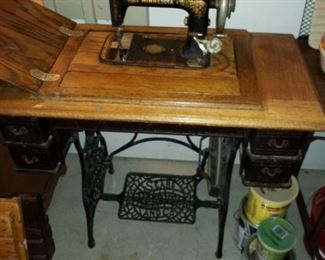 Minnesota trendle sewing machine 