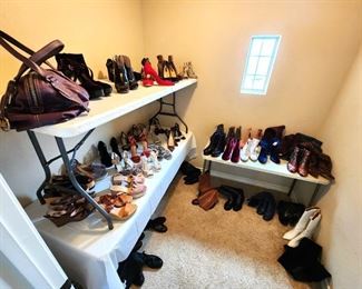 Ladies shoes, size 9