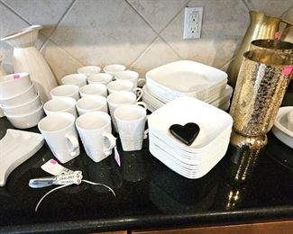 #K2 - Buy It Now - $225.00
Corelle 14+ piece place setting dish set - includes square plates and mugs seen in center