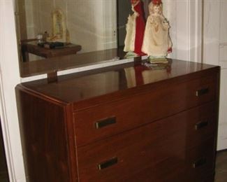 Dresser w/mirror
