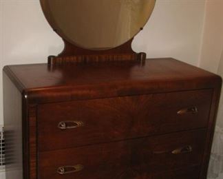 Dresser w/mirror