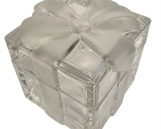 TIFFANY & CO CRYSTAL GIFT BOX WITH BOW
