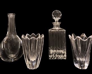 COLLECTION ASSORTED CRYSTAL DECANTER AND VASE GLASSWARE KOSTA BODA, ROGASKA, OFFEFORS
