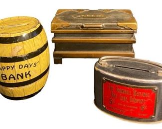 COLLECTION VINTAGE BANKS AND FLORENCE BRASS BOX
