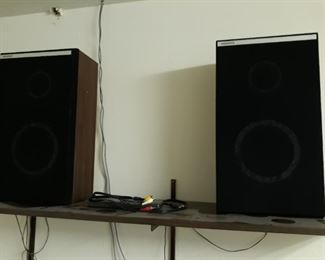 Vintage Magnavox stereo speakers