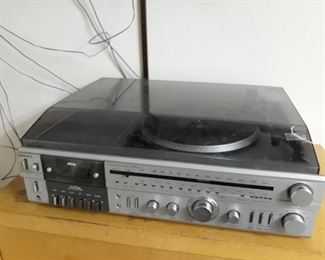 Vintage working Magnavox stereo