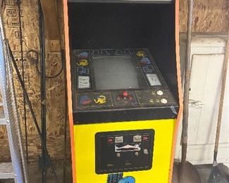 VINTAGE PAC-MAN STAND UP ARCADE NON WORKING 
