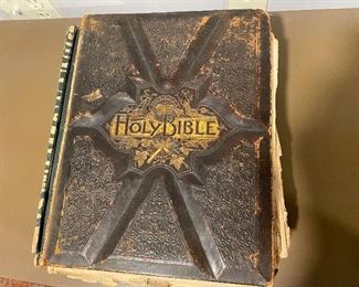 Vintage Leather Bound Pictorial Family Bible (1885)