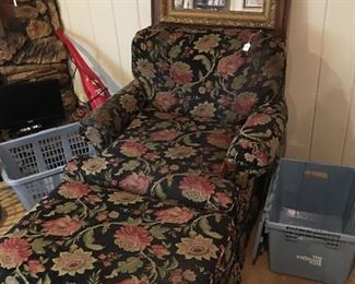 Chair & ottoman, mirror