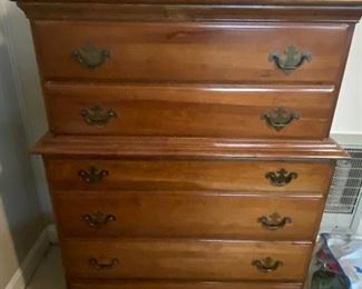 Flanders chest of drawers