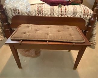piano bench