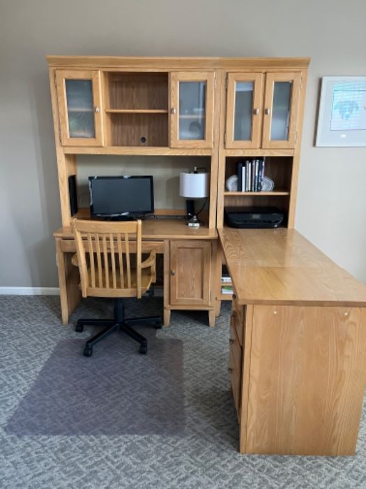 Blonde office desk L shaped with chair