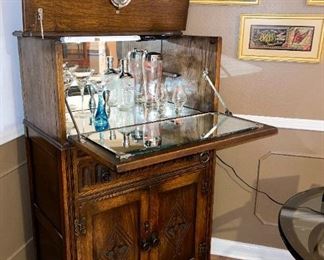 Antique Bar