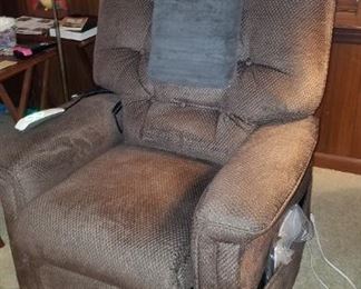 Like new (less than 1 year old) smaller lift chair 