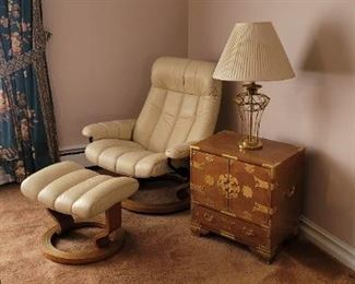 Seamless Leather Chair and Ottoman
