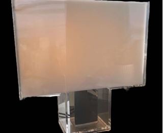 Plexiglass Cubik Table Lamp