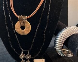 Mix Group of Costume Jewelry Pieces