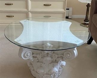 Beautiful unique table.  Many possibilities for this piece.