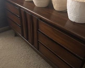 Dresser that goes with bedroom suit