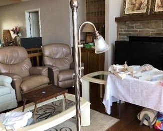 Floor lamp. It needs to be seen in person to appreciate it.