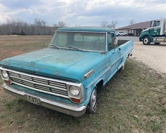 1968 FORD 1/2 TON TRUCK (FOR PARTS)